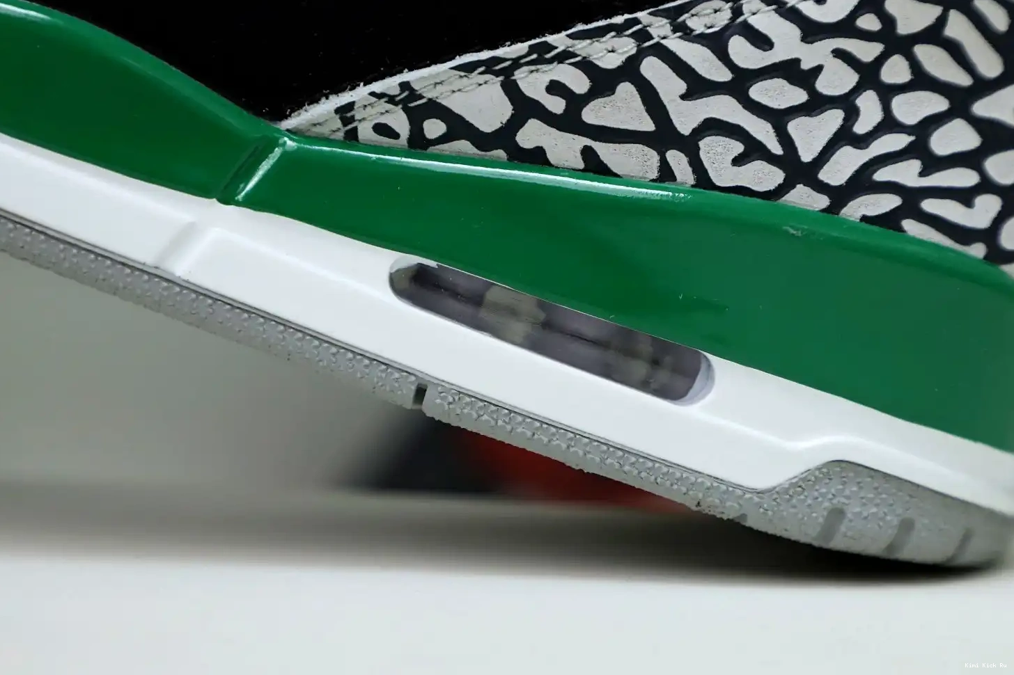 Kimikick PINE JORDAN 3 GREEN AIR 0821
